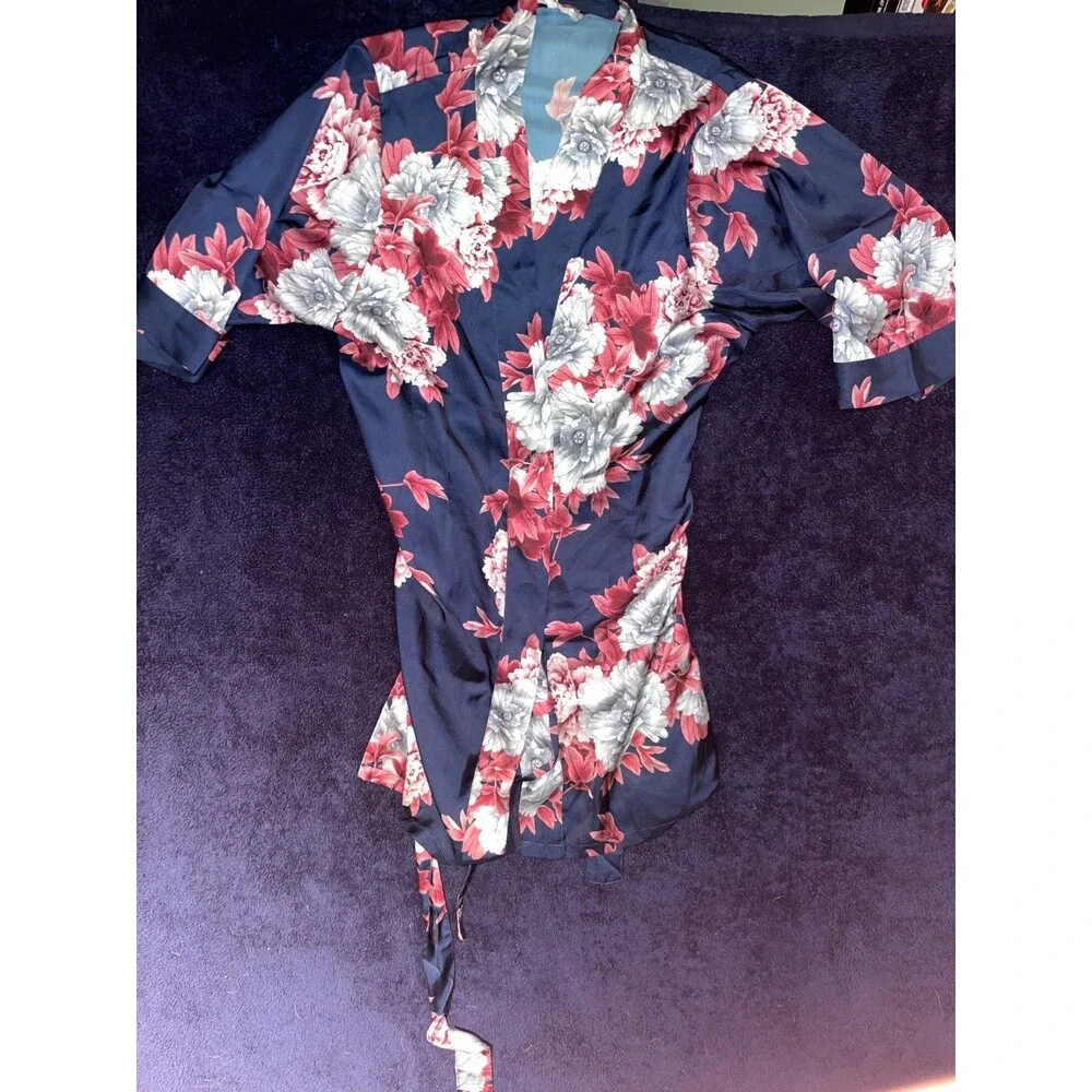 David's Bridal DB Studio Robe Size Small Floral Short Sleeve Sheer with Tie Belt